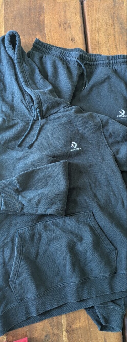 Converse  Black Pullover Hoodie & Sweatpants